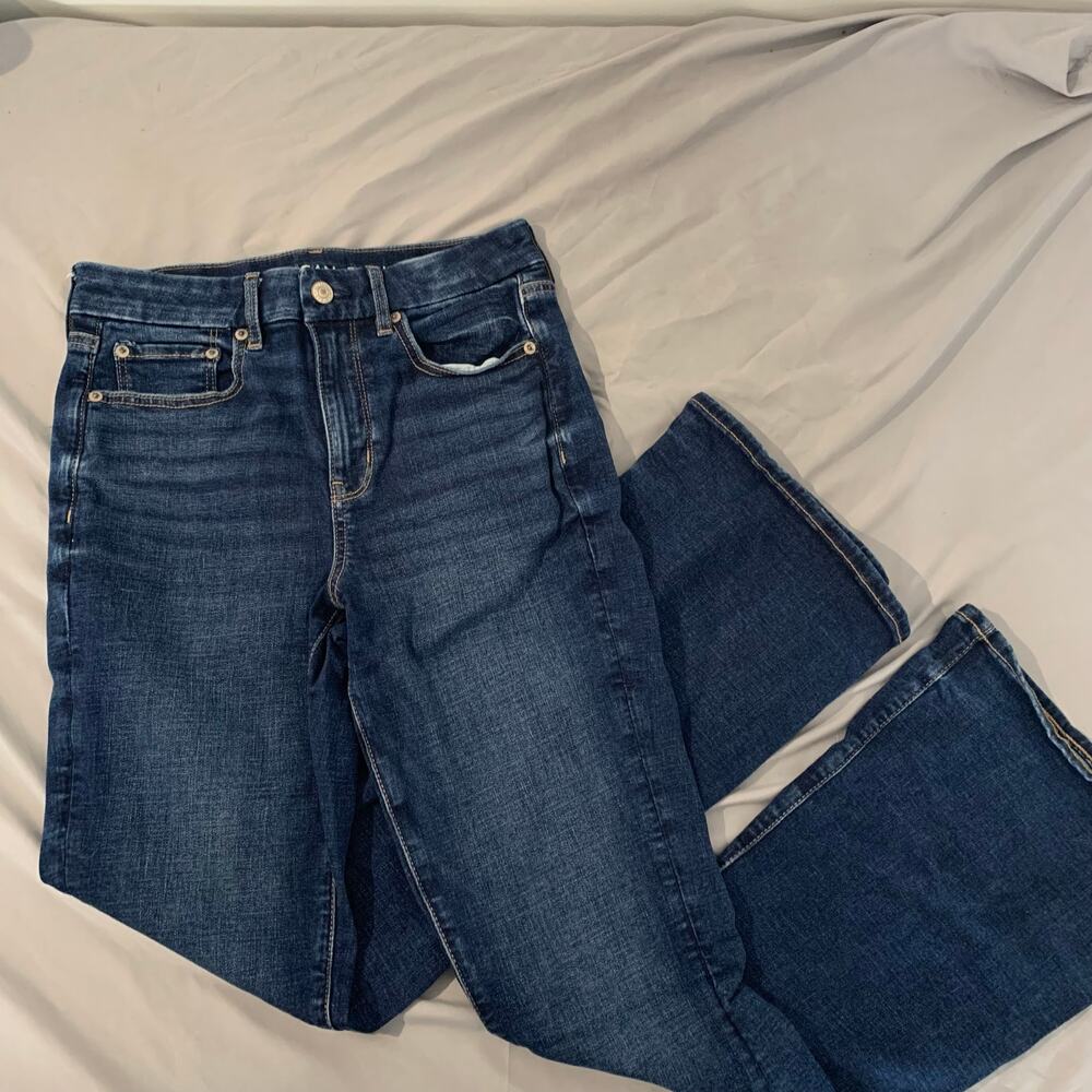 American Eagle Curvy Super High‑Rise Flare Jeans – Women’s 6 Regular